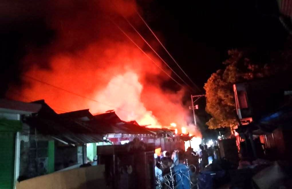 লক্ষ্মীপুরে অগ্নিকাণ্ডে ১০ দোকান পুড়ে চাই, কোটি টাকার ক্ষতি